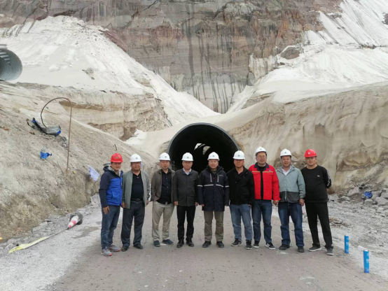 我校山区桥梁及隧道工程国家重点实验室专家教授赴新疆为边防公路隧道建设提供技术服务